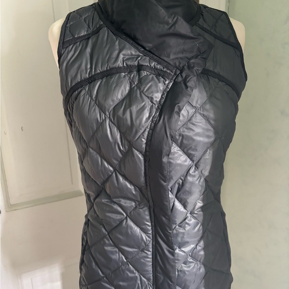 Lululemon reversable vest - Picture 4 of 8